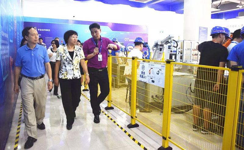 東莞市副市長喻麗君及相關領導組成的調研組到訪東莞倍增企業進行調研指導03