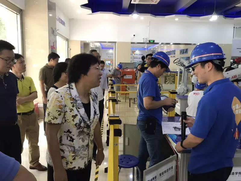 東莞市副市長喻麗君及相關領導組成的調研組到訪東莞倍增企業進行調研指導06