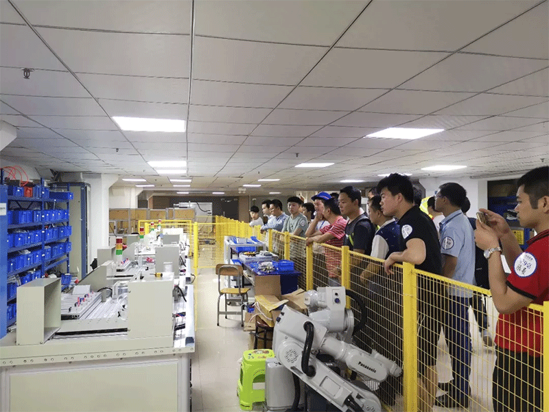 4月28日智通教育工業機機器人公開課02